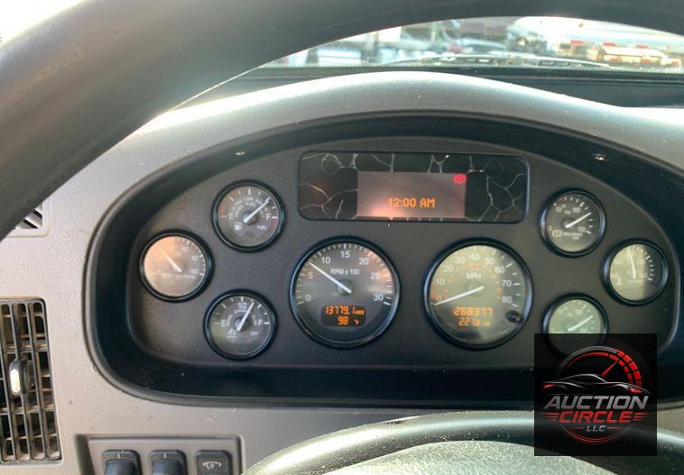 2015 Peterbilt 348 dump truck