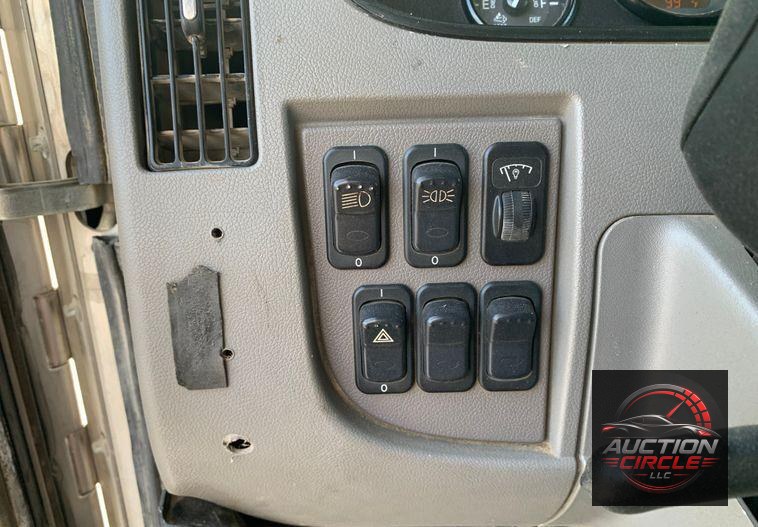 2015 Peterbilt 348 dump truck