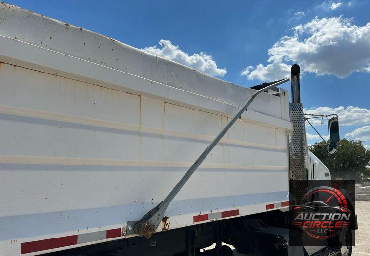 2016 Kenworth T800  dump truck