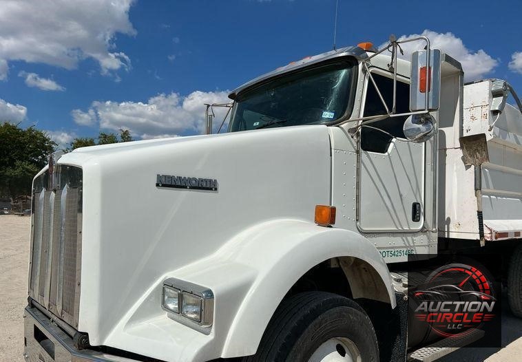 2016 Kenworth T800  dump truck