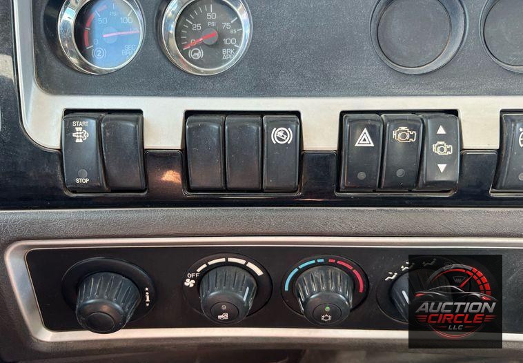 2016 Kenworth T800  dump truck