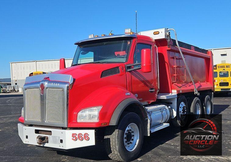 2018 Kenworth T880  dump truck