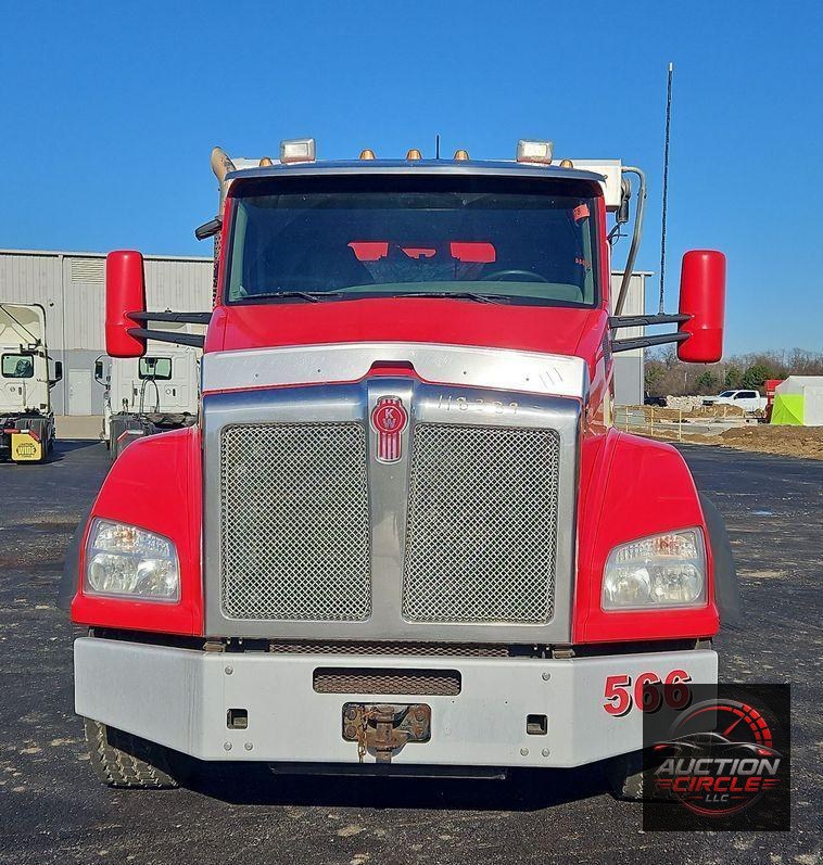 2018 Kenworth T880  dump truck
