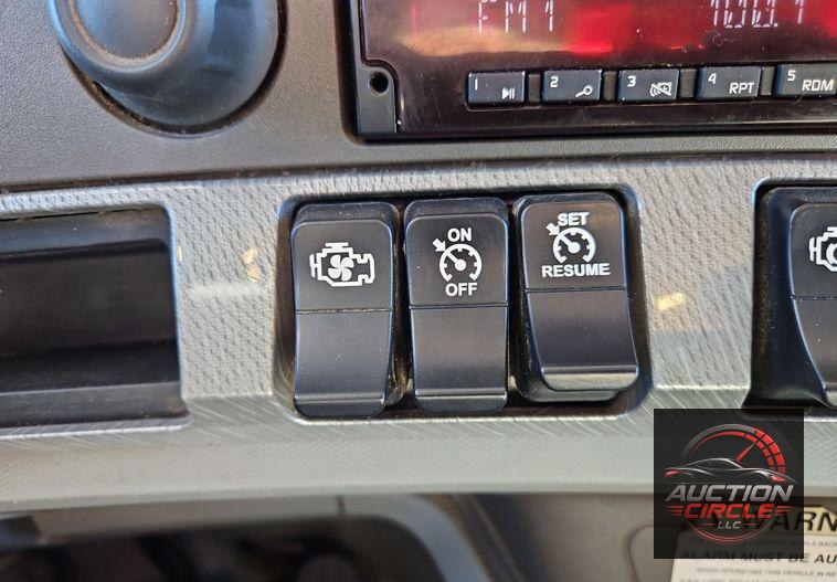 2018 Kenworth T880  dump truck
