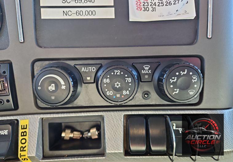 2018 Kenworth T880  dump truck