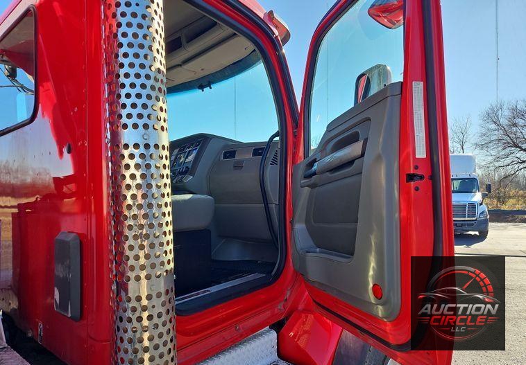 2018 Kenworth T880  dump truck