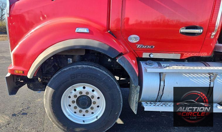 2018 Kenworth T880  dump truck