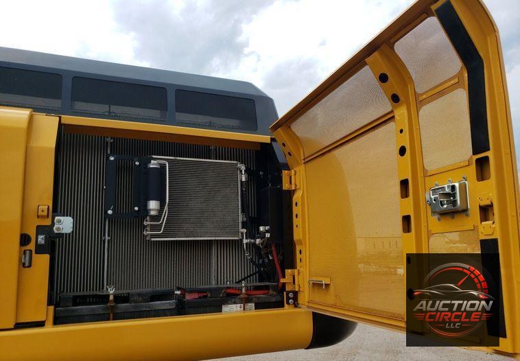 2019 John Deere 350G LC  excavator