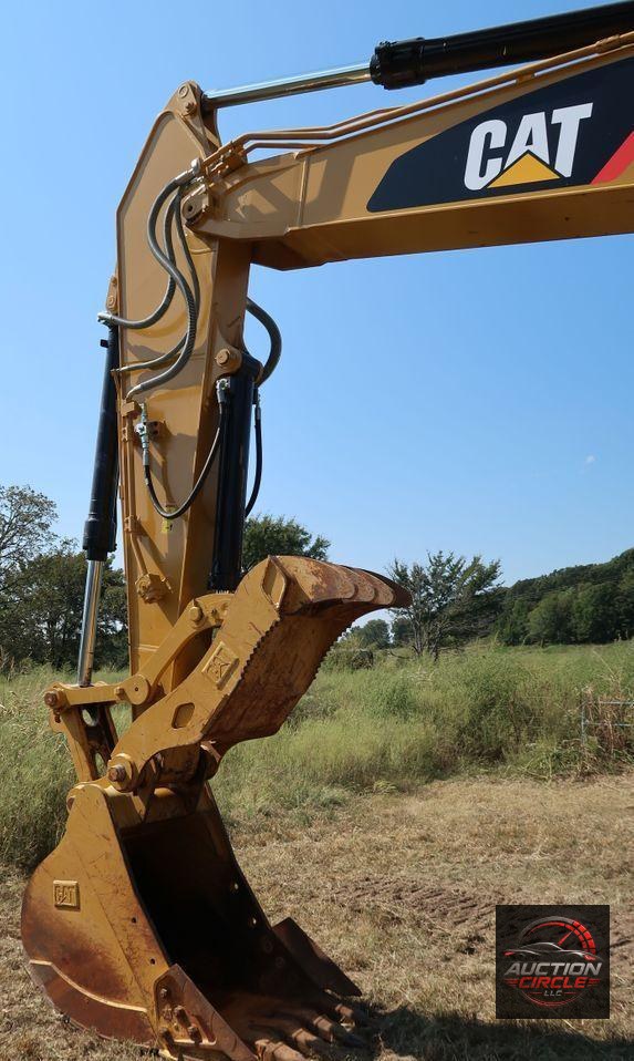 2017 Caterpillar 320F L  excavator