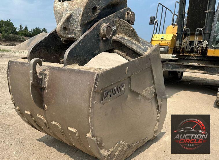 2017 John Deere 470G LC  excavator