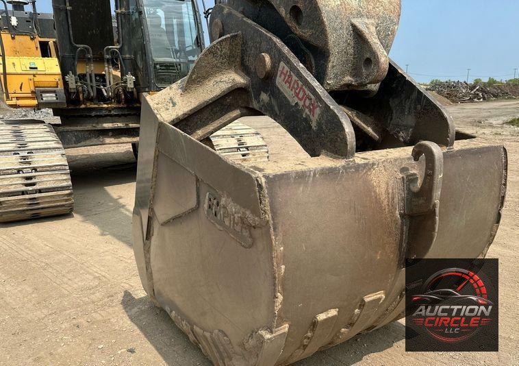 2017 John Deere 470G LC  excavator