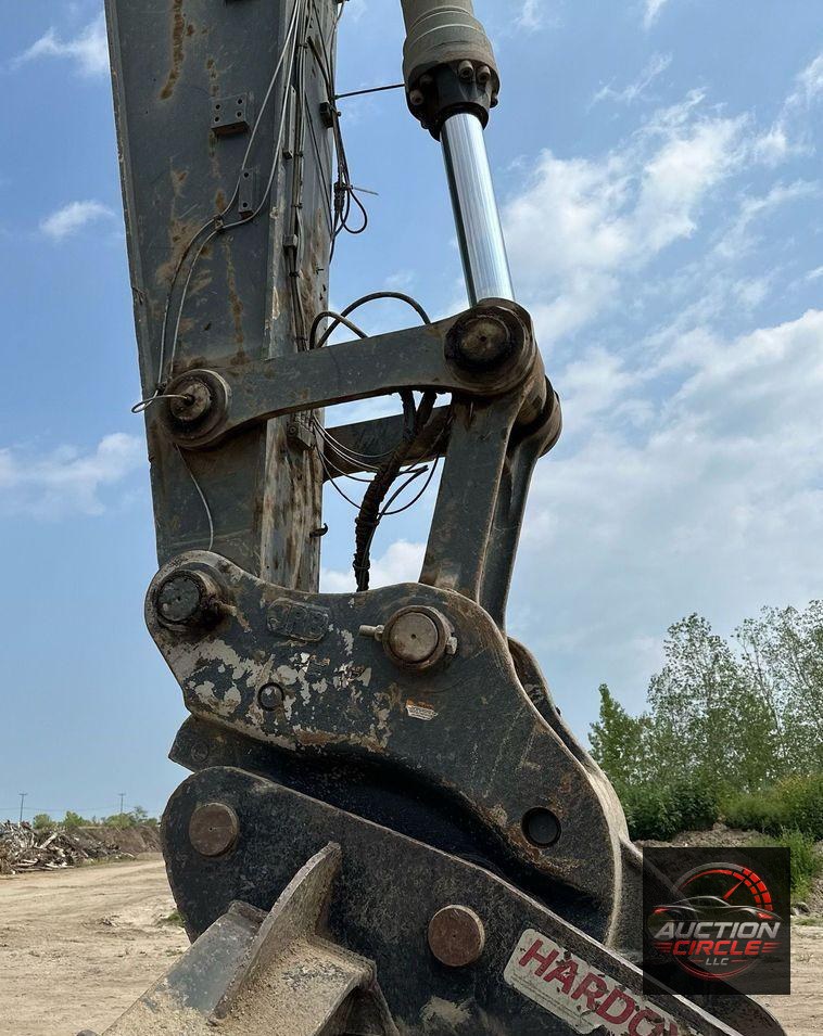 2017 John Deere 470G LC  excavator