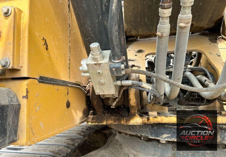2017 John Deere 470G LC  excavator