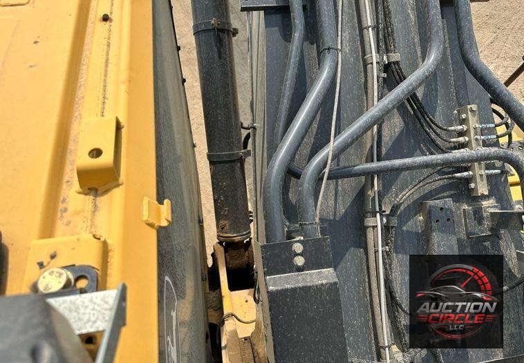 2017 John Deere 470G LC  excavator