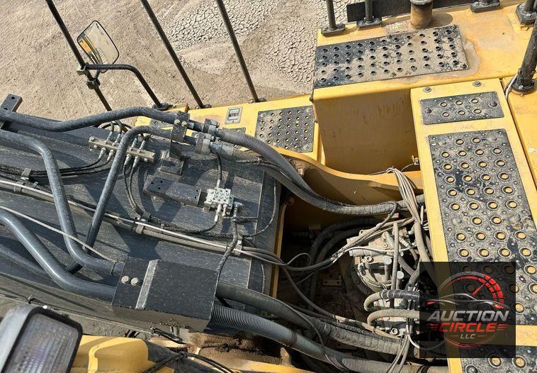2017 John Deere 470G LC  excavator