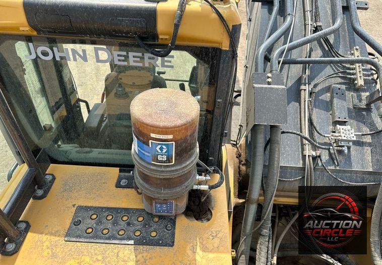 2017 John Deere 470G LC  excavator