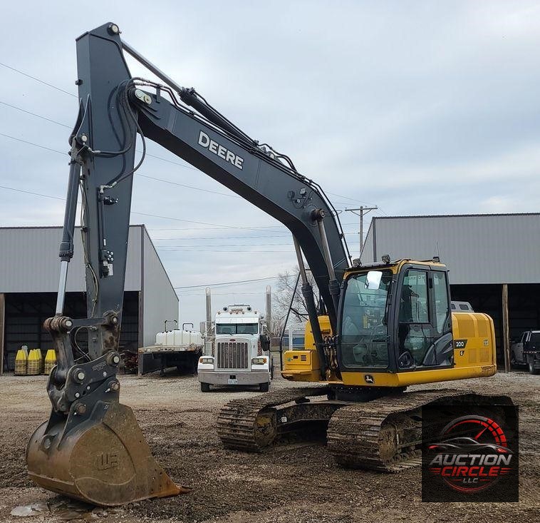 2022 John Deere 200G  excavator