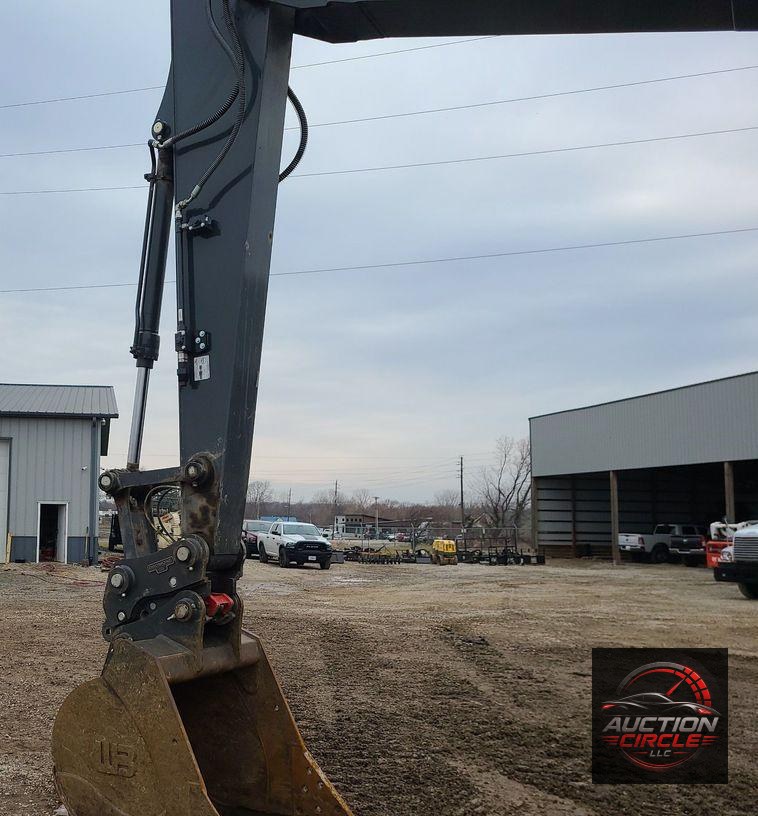 2022 John Deere 200G  excavator
