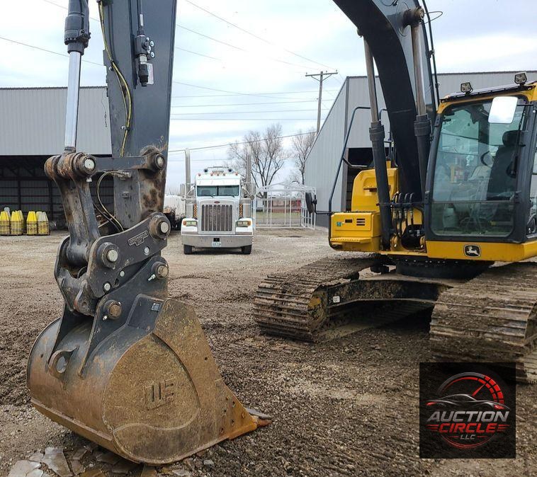 2022 John Deere 200G  excavator