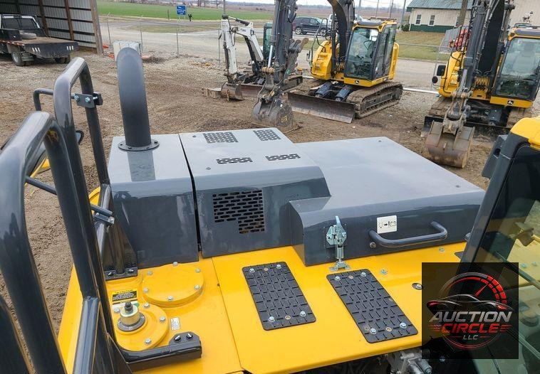 2022 John Deere 200G  excavator