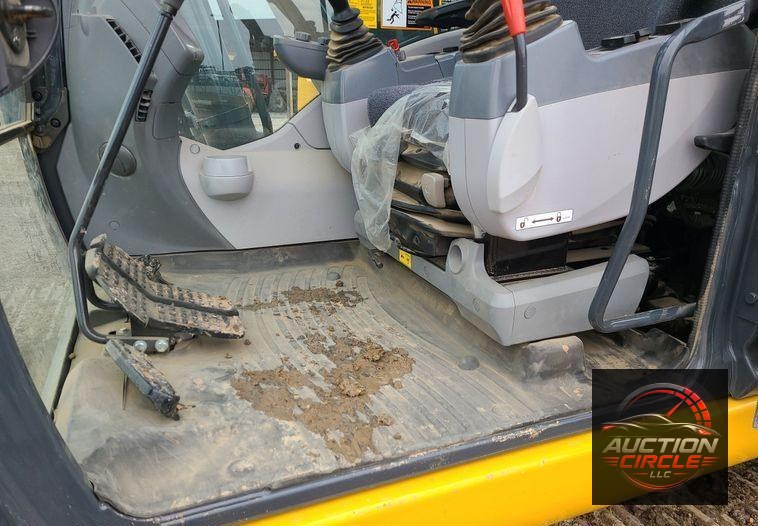 2022 John Deere 200G  excavator