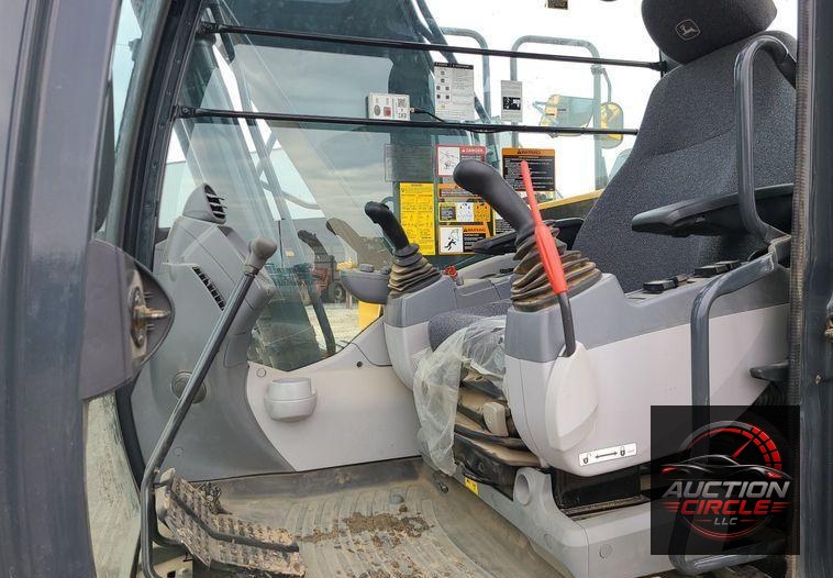 2022 John Deere 200G  excavator