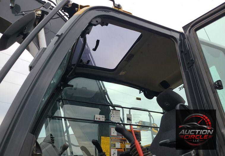 2022 John Deere 200G  excavator