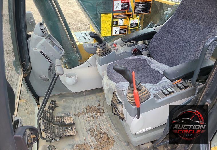 2022 John Deere 200G  excavator