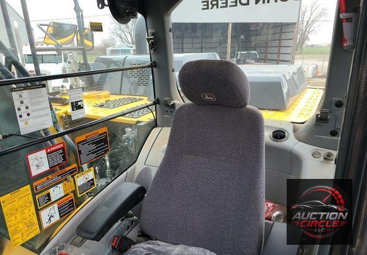 2022 John Deere 200G  excavator