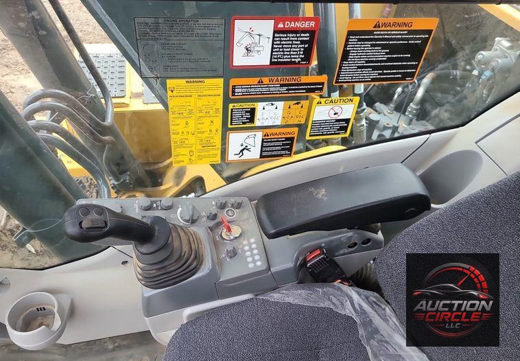 2022 John Deere 200G  excavator