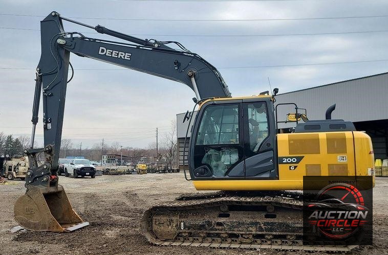 2022 John Deere 200G  excavator