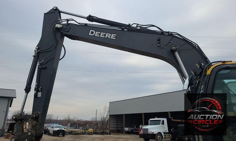 2022 John Deere 200G  excavator