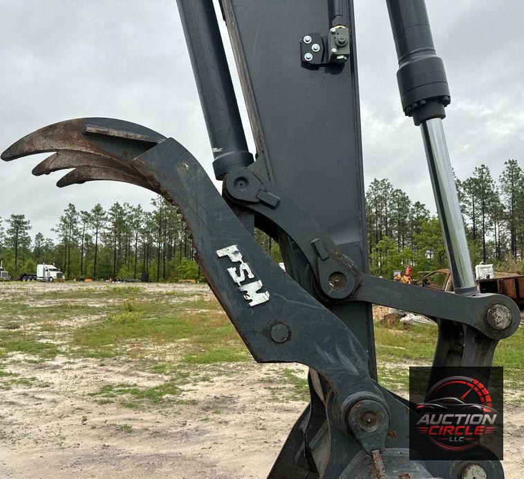 2022 John Deere 250G LC excavator