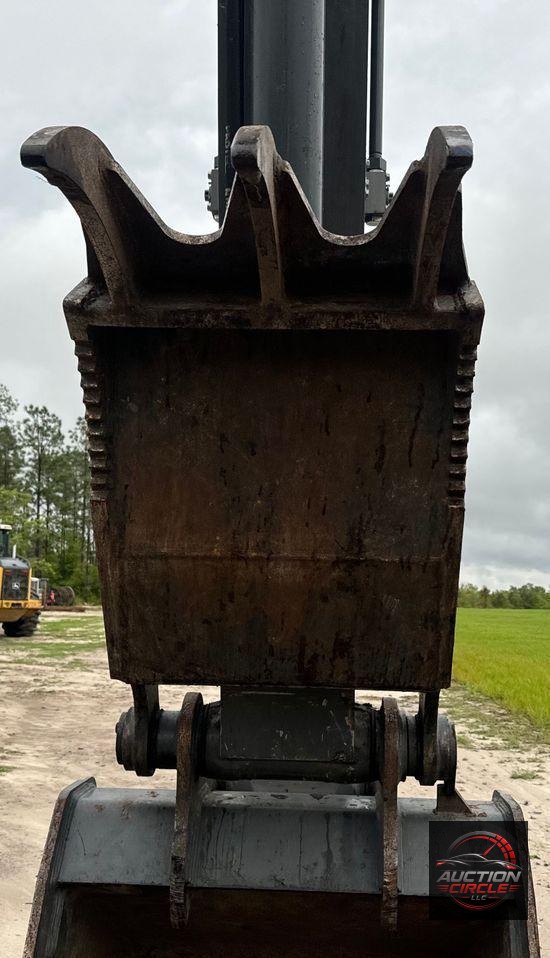 2022 John Deere 250G LC excavator
