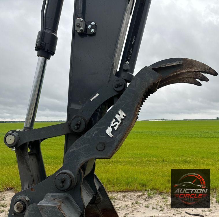 2022 John Deere 250G LC excavator