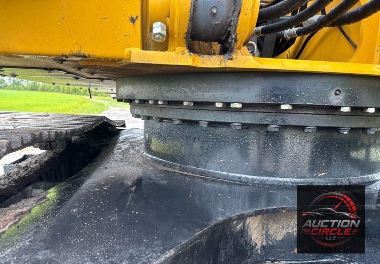 2022 John Deere 250G LC excavator