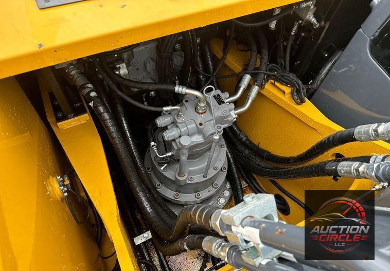 2022 John Deere 250G LC excavator