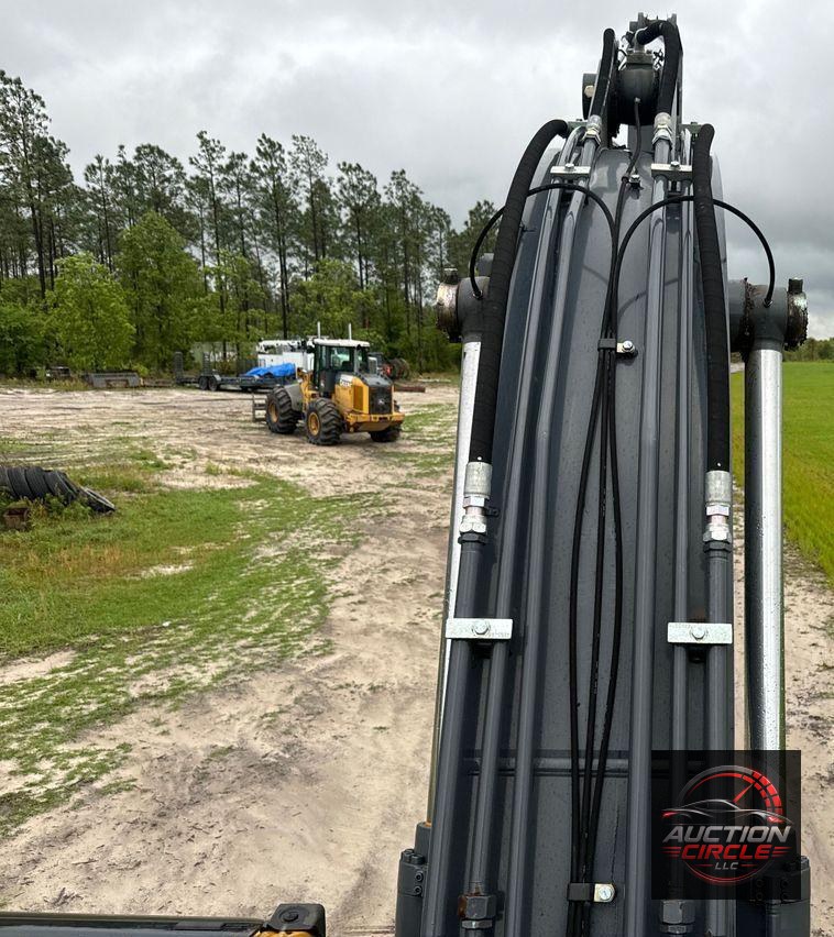 2022 John Deere 250G LC excavator