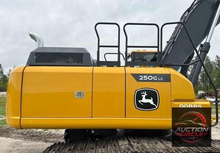 2022 John Deere 250G LC excavator