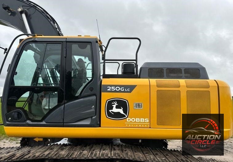 2022 John Deere 250G LC excavator