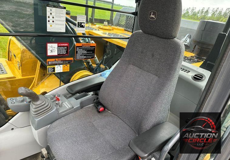 2022 John Deere 250G LC excavator