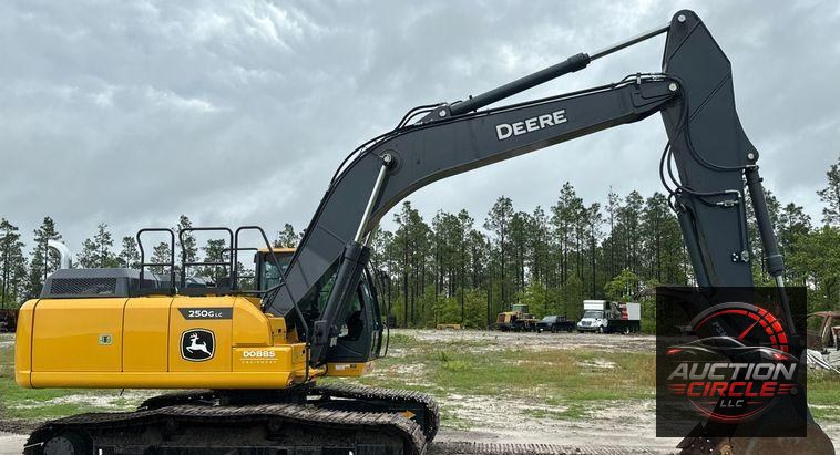 2022 John Deere 250G LC excavator