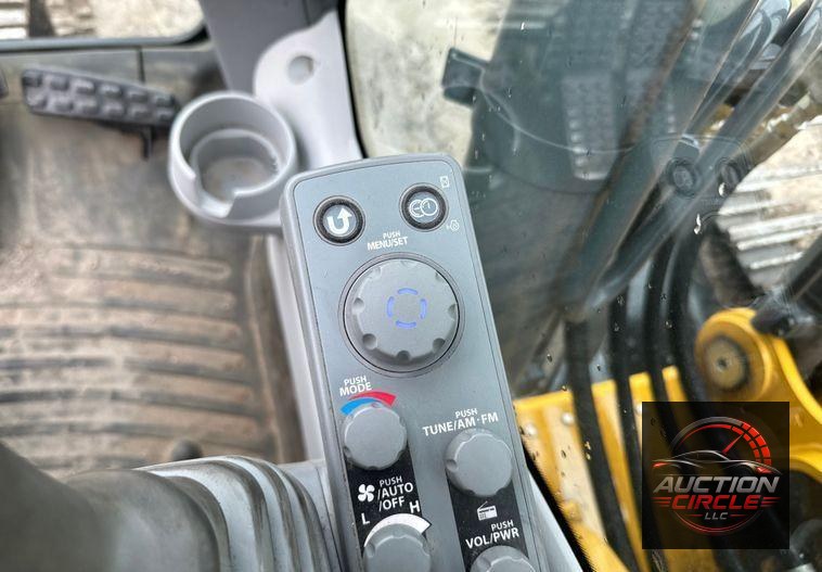 2022 John Deere 250G LC excavator