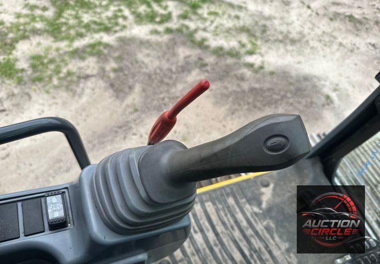 2022 John Deere 250G LC excavator