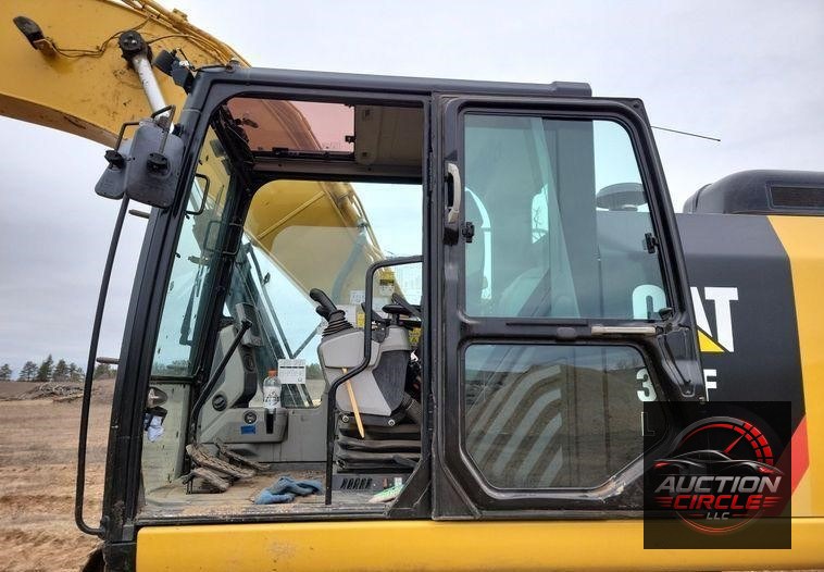 2017 Caterpillar 323FL excavator