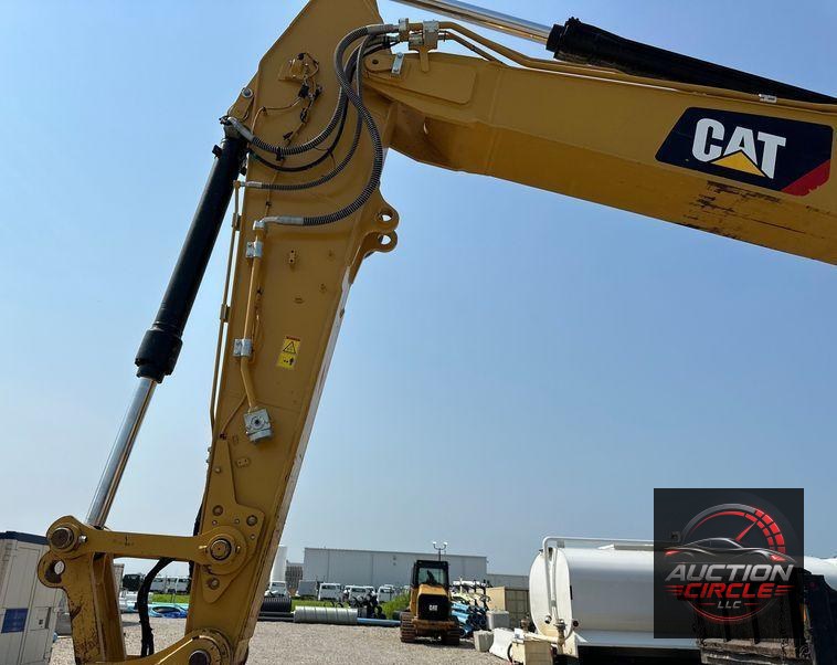2019 Caterpillar  323 excavator
