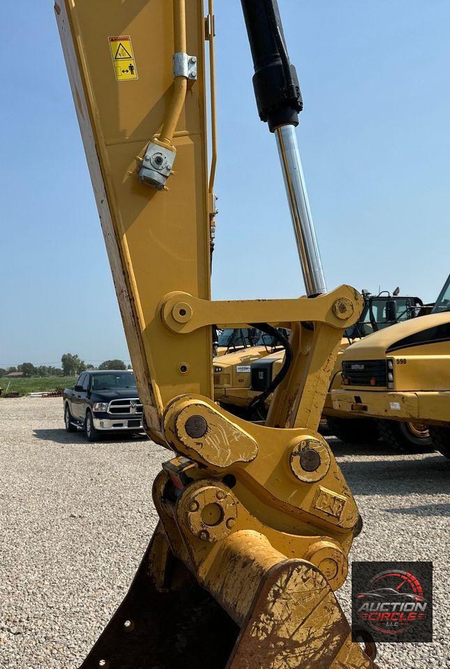 2019 Caterpillar  323 excavator