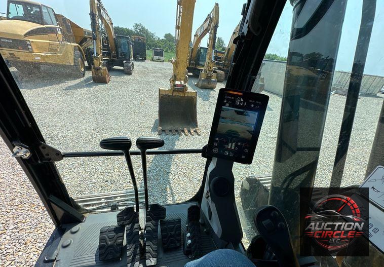 2019 Caterpillar  323 excavator