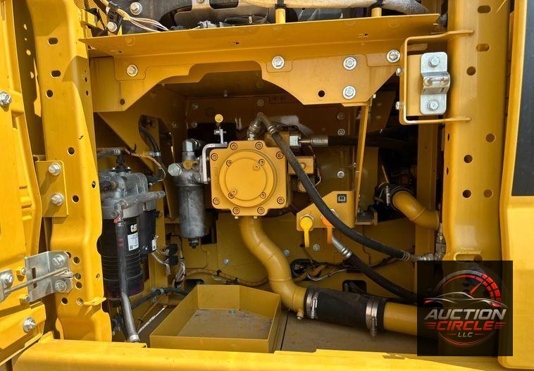 2019 Caterpillar  323 excavator