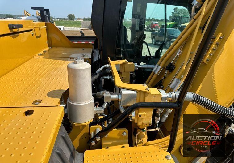 2019 Caterpillar  323 excavator